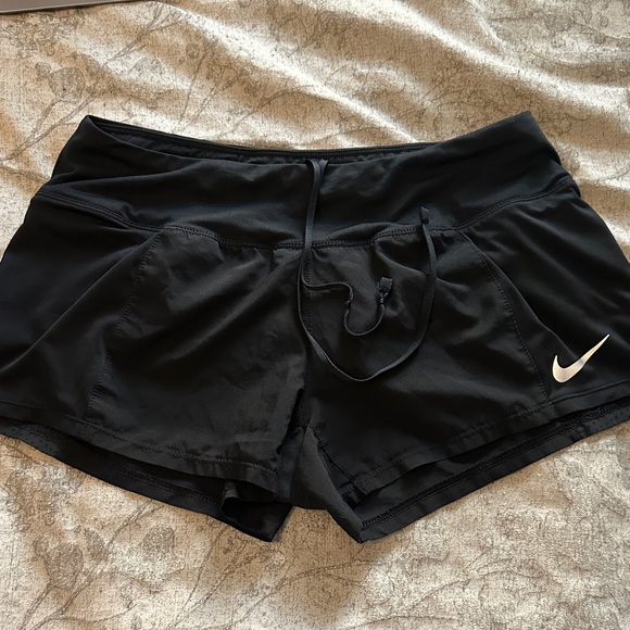 Nike Women's Black Athletic Shorts - Picture 1 of 4